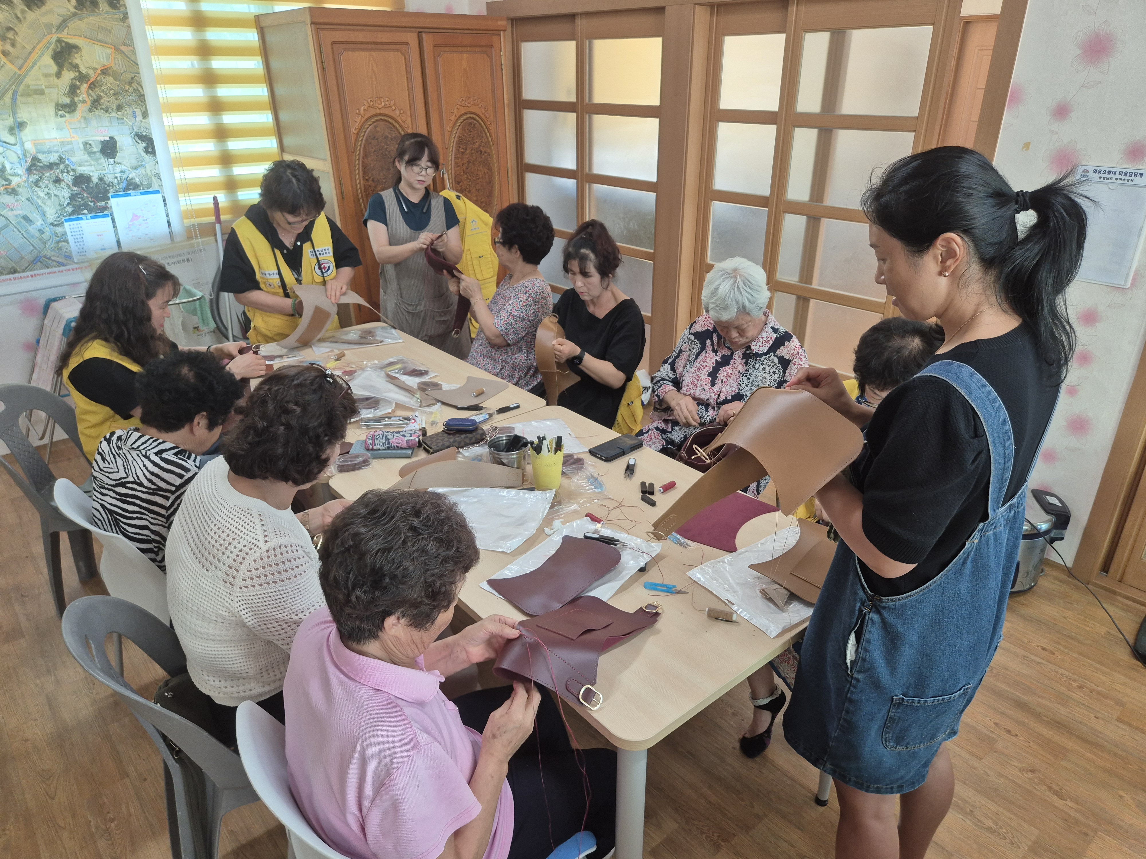 2025.8. 7.22(화) 부여군 부여읍 정동2리 마을-"농촌 마을 경로당 치매 예방 프로그램 "사업 실시